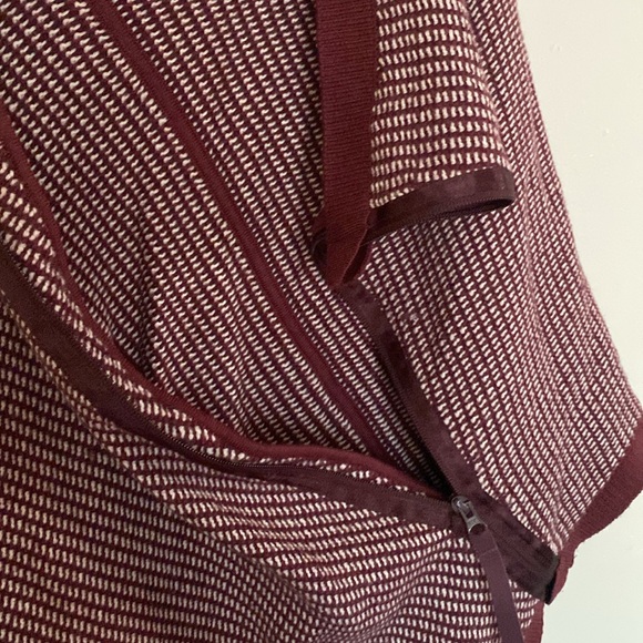 EUC Lululemon On the Go Scarf | Butter Pink/Bordeaux Drama/Wine Berry | One Size - Picture 9 of 12